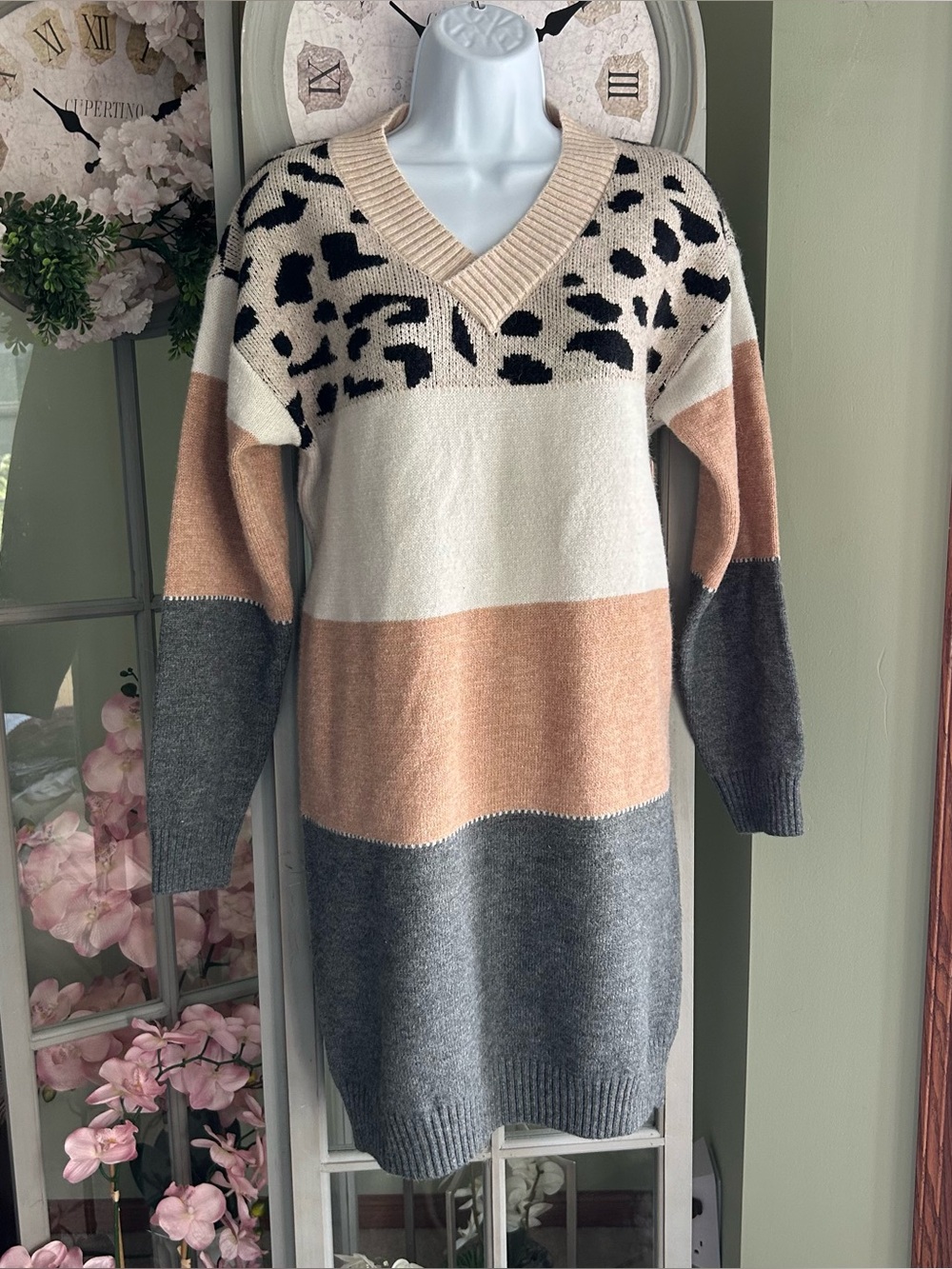 NWT Boutique Leopard Colorblock V-Neck Sweater Dress Large